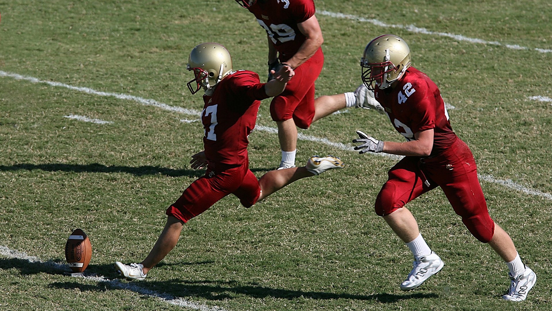 贝尔哈德·福特：凭借无畏的防守精神，增强了全黑队的硬实力，贝尔福特妻子纳丁